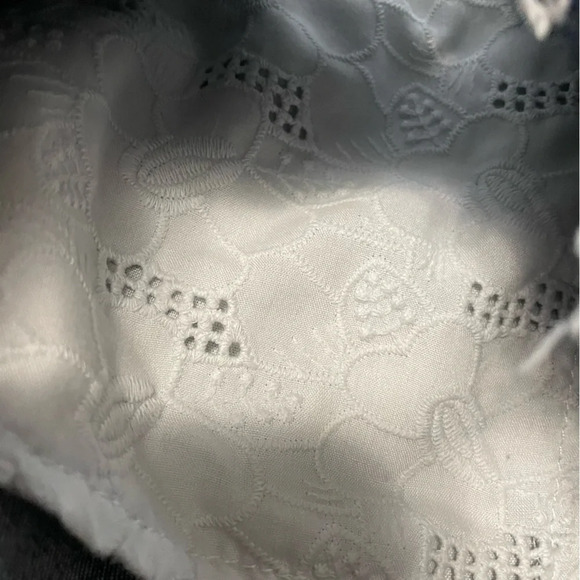 American Eagle Next Level Stretch Peak Thru Pocket Jean Shorts Women’s  2 - Picture 3 of 9